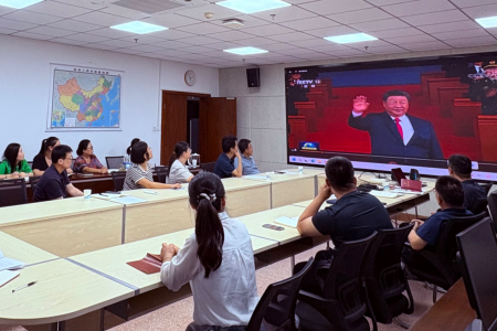 e8体育官网入口人文环境研究院教工党支部深入学习习近平总书记出席西藏自治区成立60周年庆祝活动的
重要讲话精神